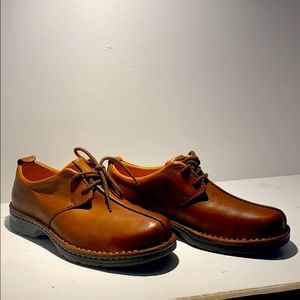 Men’s ugg side 9 new